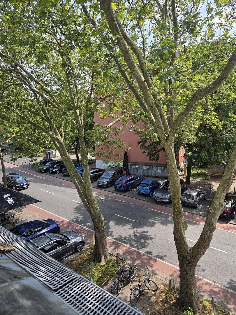 Prenájom bytu 3-izbový 80 m², Stolberstrasse 378, Köln, Severné Porýnie - Westfálsko Prenájom bytu 3-izbový 80 m², Stolberstrasse 378, Köln, Severné Porýnie - Westfálsko