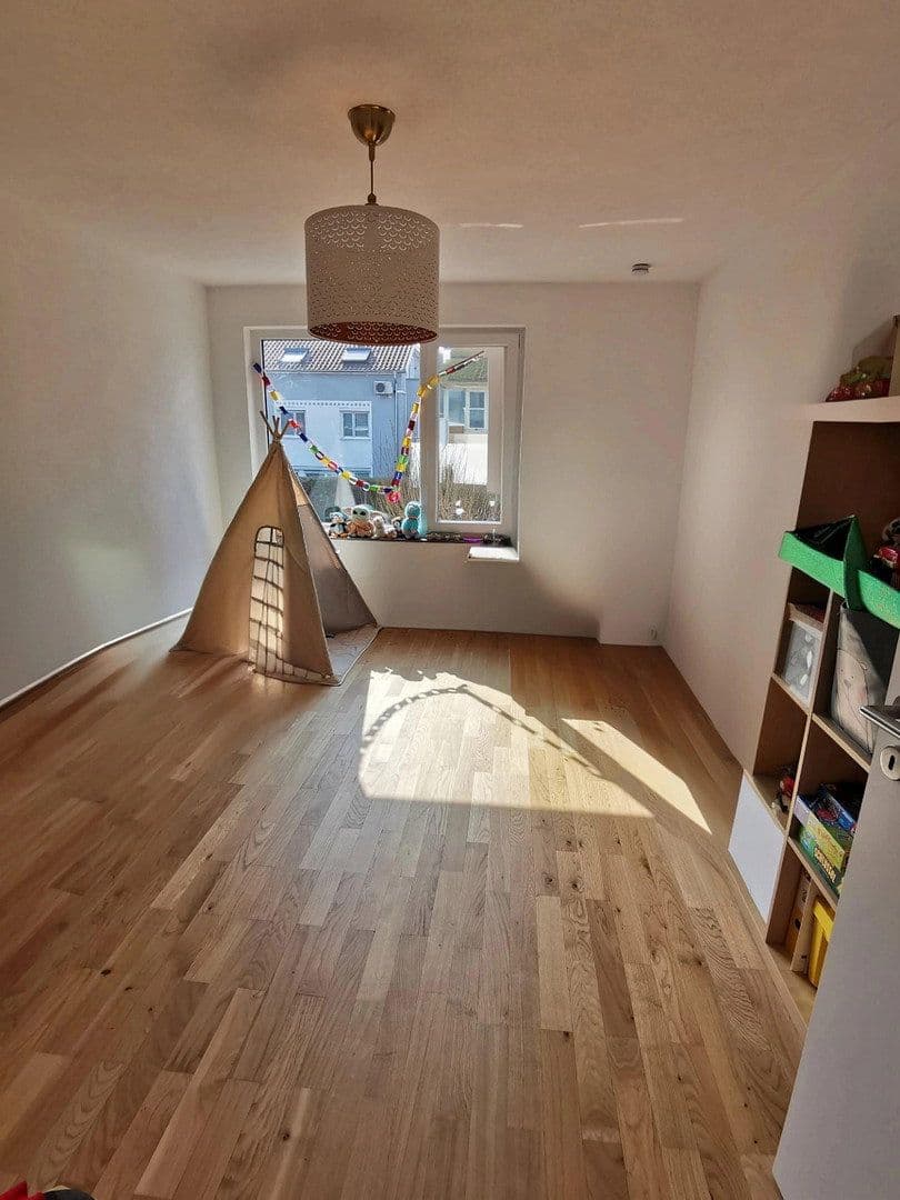 Predaj domu 125 m², pozemok 185 m², Flein, Bádensko-Wurttembersko Predaj domu 125 m², pozemok 185 m², Flein, Bádensko-Wurttembersko