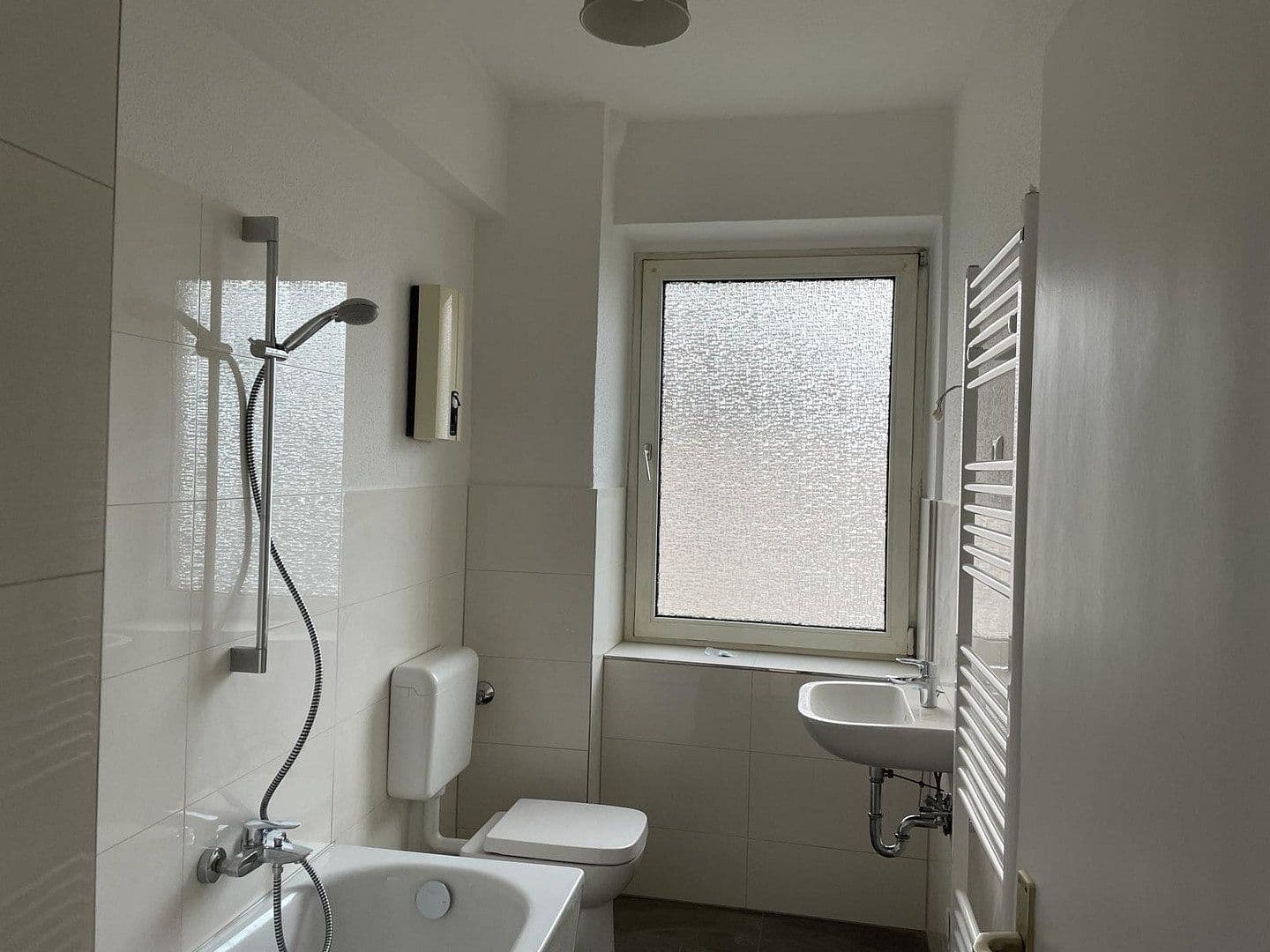 Prenájom bytu 2-izbový 63 m², Düppelstr.10, Essen, Severné Porýnie - Westfálsko Prenájom bytu 2-izbový 63 m², Düppelstr.10, Essen, Severné Porýnie - Westfálsko