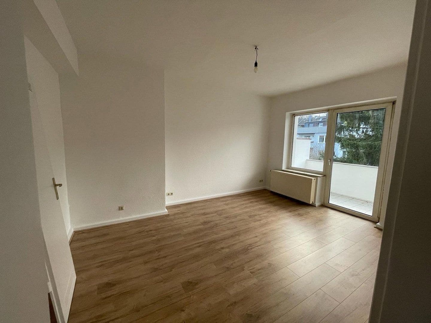 Prenájom bytu 2-izbový 63 m², Düppelstr.10, Essen, Severné Porýnie - Westfálsko Prenájom bytu 2-izbový 63 m², Düppelstr.10, Essen, Severné Porýnie - Westfálsko