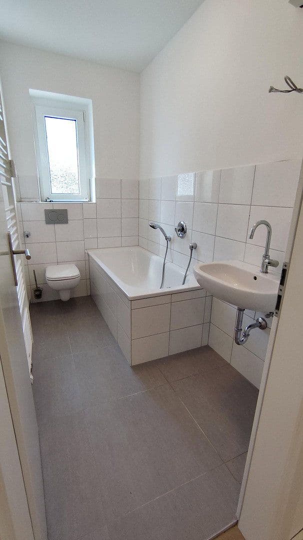 Prenájom bytu 4-izbový 110 m², Holzstrasse 184, Castrop-Rauxel, Severné Porýnie - Westfálsko Prenájom bytu 4-izbový 110 m², Holzstrasse 184, Castrop-Rauxel, Severné Porýnie - Westfálsko