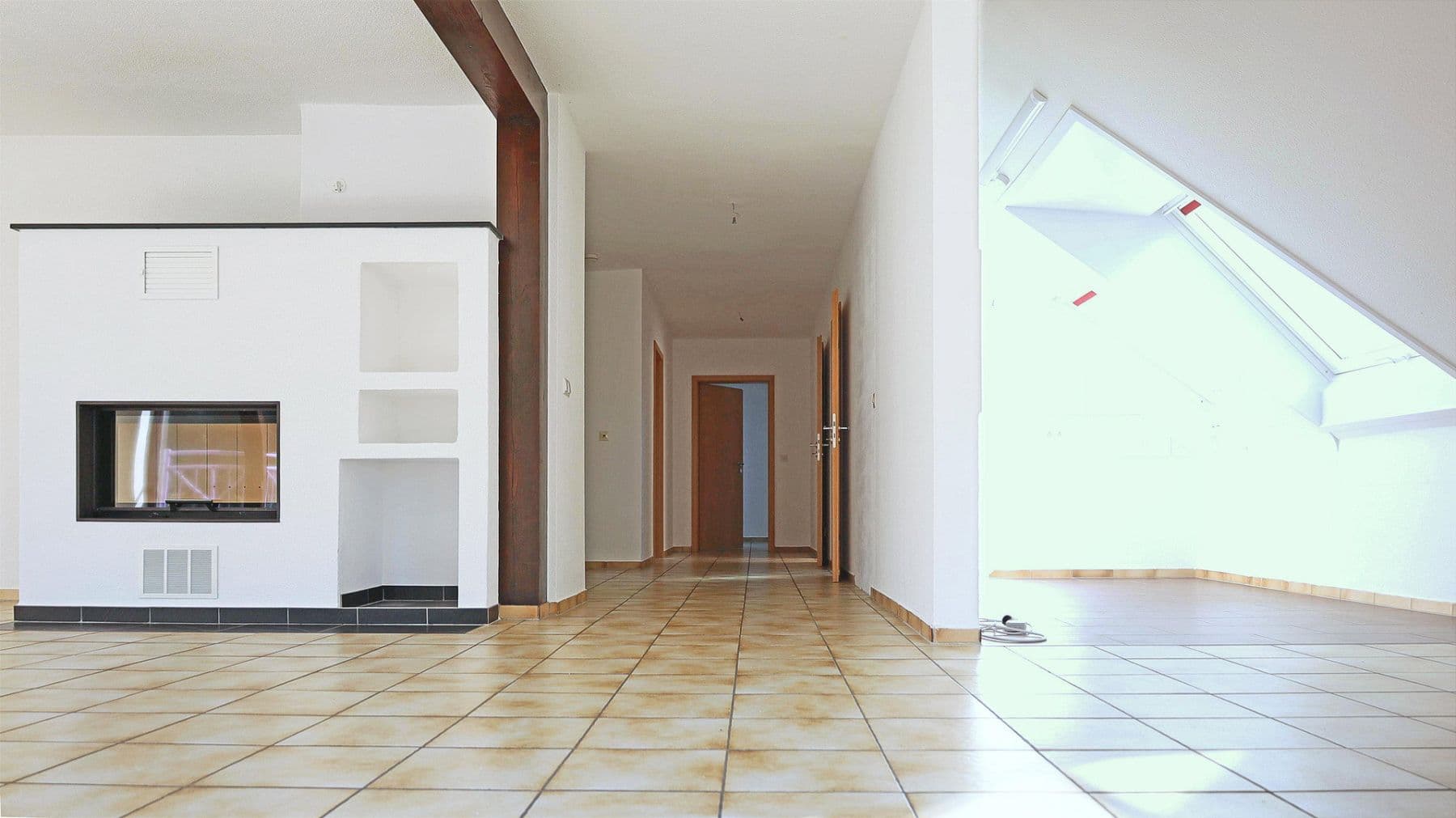Prenájom bytu 3-izbový 105 m², Remchingen, Bádensko-Wurttembersko Prenájom bytu 3-izbový 105 m², Remchingen, Bádensko-Wurttembersko