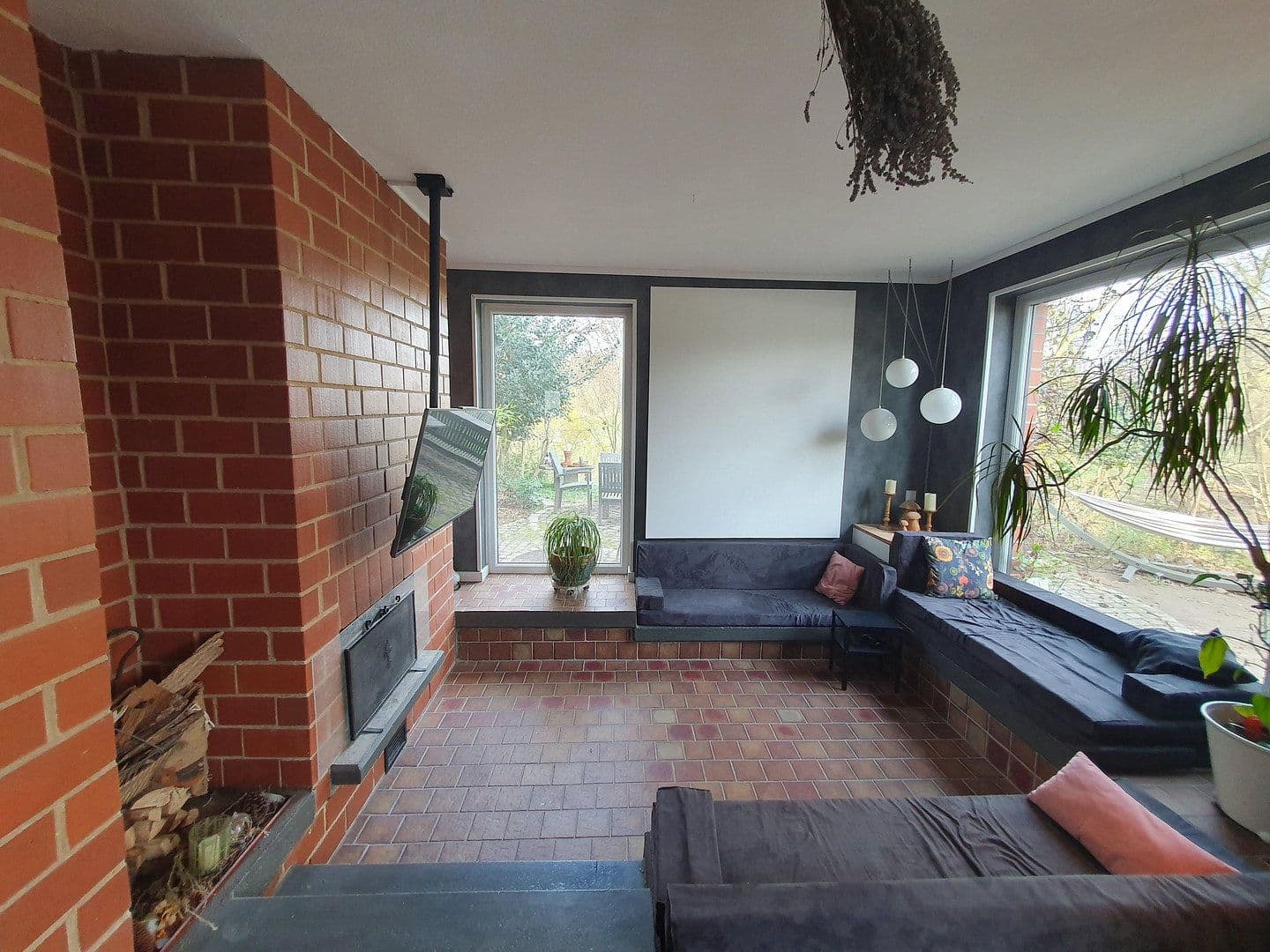 Predaj domu 168 m², pozemok 504 m², Schwülper, Dolné Sasko Predaj domu 168 m², pozemok 504 m², Schwülper, Dolné Sasko