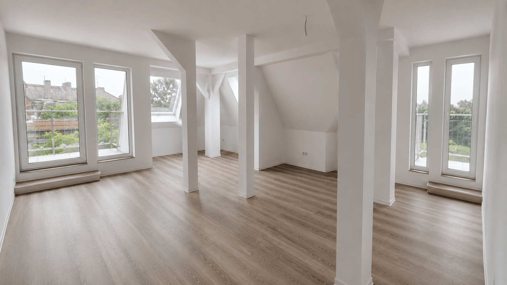 Prenájom bytu 4-izbový 138 m², Cochstedter Straße, Magdeburg, Sasko-Anhaltsko Prenájom bytu 4-izbový 138 m², Cochstedter Straße, Magdeburg, Sasko-Anhaltsko