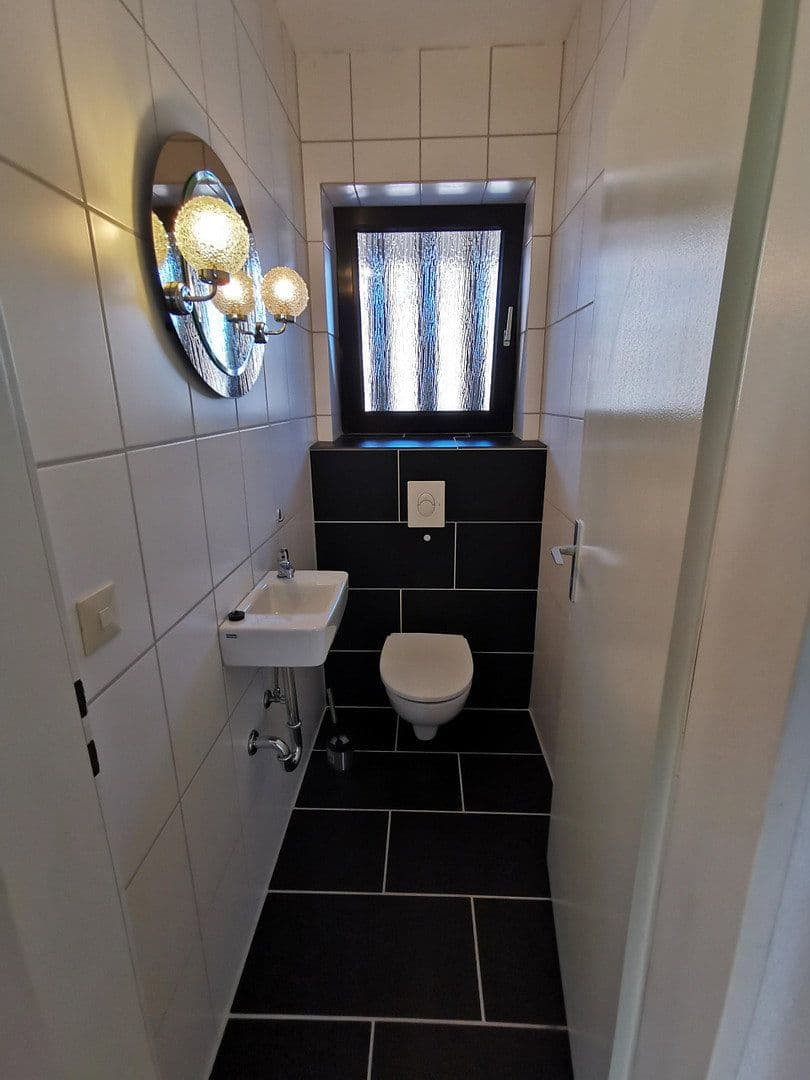 Predaj domu 190 m², pozemok 950 m², Weener, Dolné Sasko Predaj domu 190 m², pozemok 950 m², Weener, Dolné Sasko