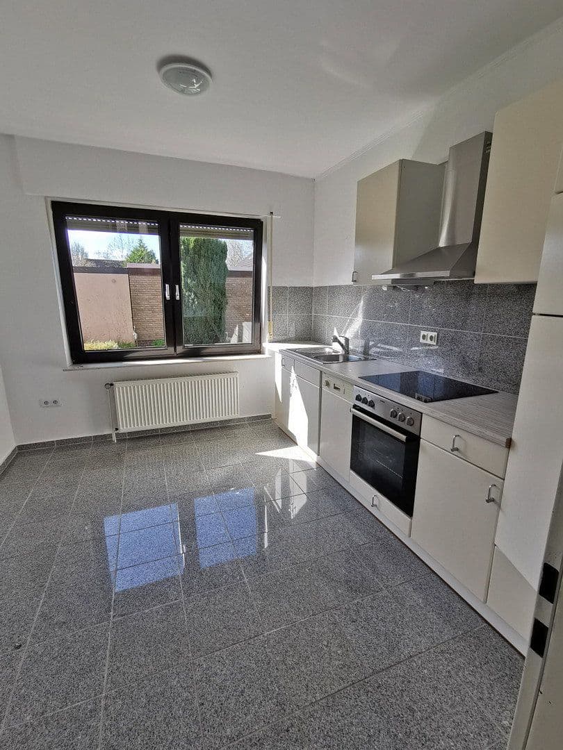 Predaj domu 190 m², pozemok 950 m², Weener, Dolné Sasko Predaj domu 190 m², pozemok 950 m², Weener, Dolné Sasko