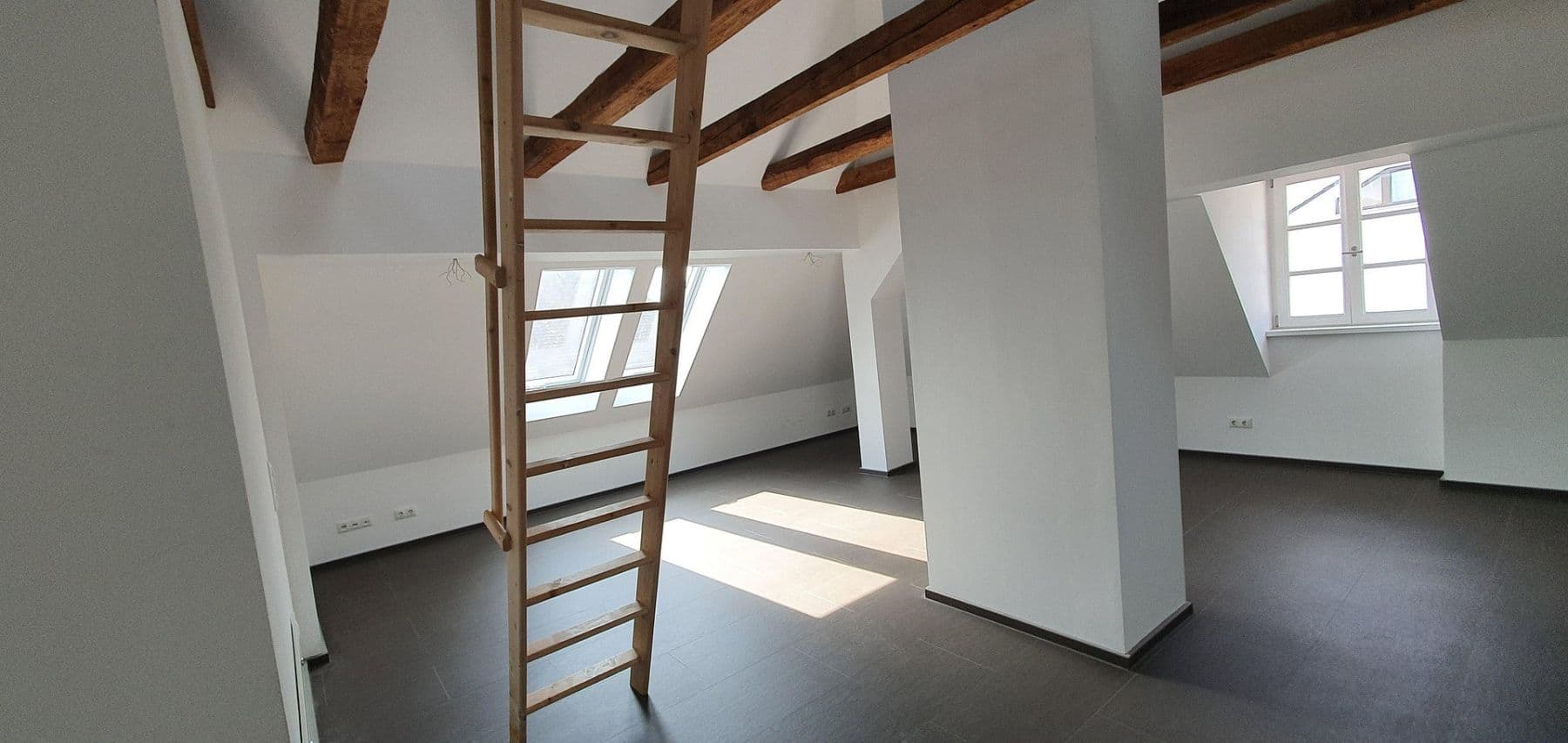 Prenájom bytu 2-izbový 64 m², Bruck i.d.OPf., Bavorsko Prenájom bytu 2-izbový 64 m², Bruck i.d.OPf., Bavorsko