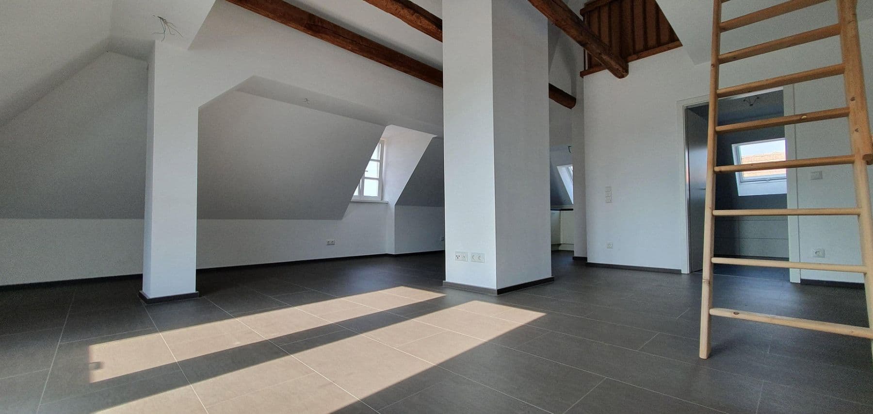 Prenájom bytu 2-izbový 64 m², Bruck i.d.OPf., Bavorsko Prenájom bytu 2-izbový 64 m², Bruck i.d.OPf., Bavorsko