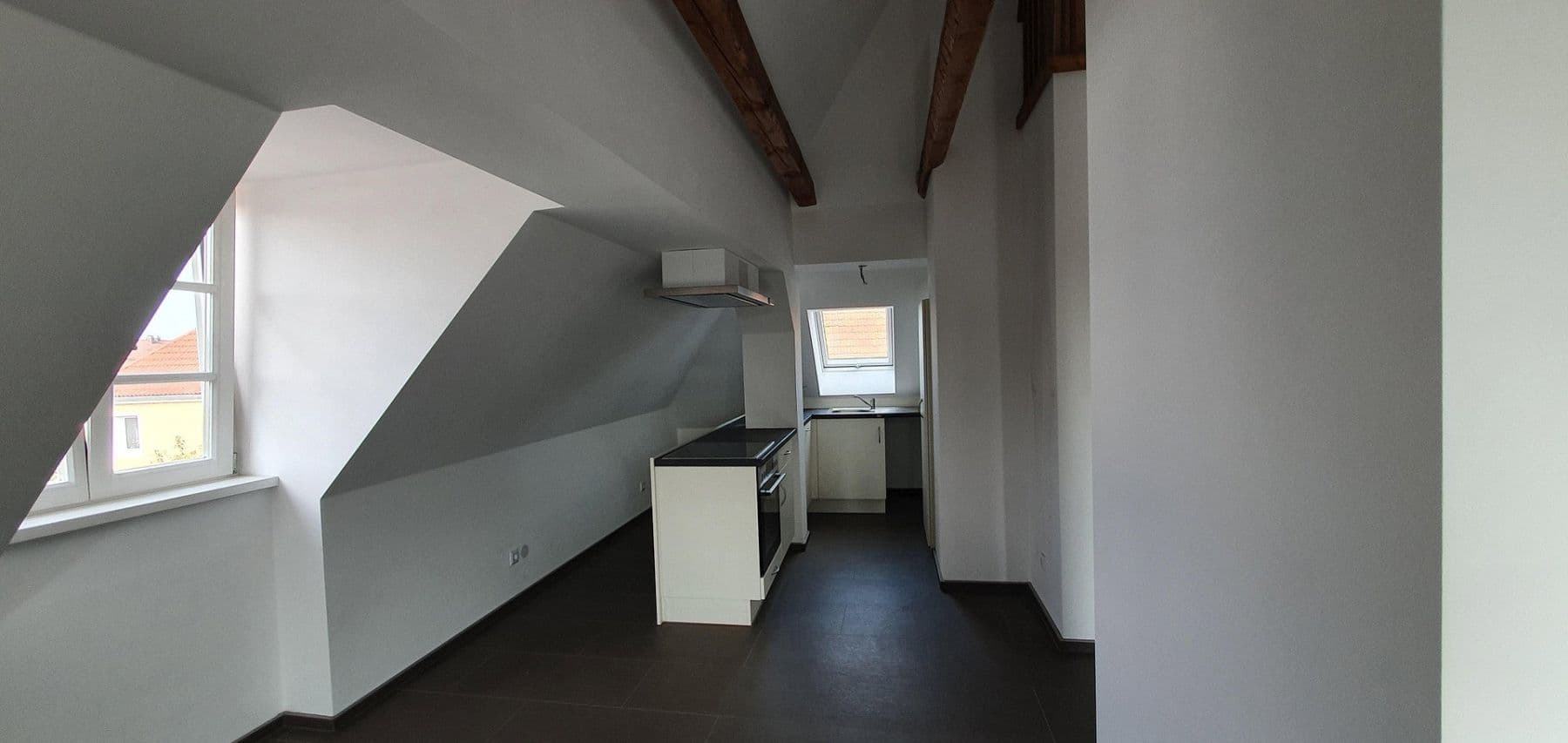 Prenájom bytu 2-izbový 64 m², Bruck i.d.OPf., Bavorsko Prenájom bytu 2-izbový 64 m², Bruck i.d.OPf., Bavorsko