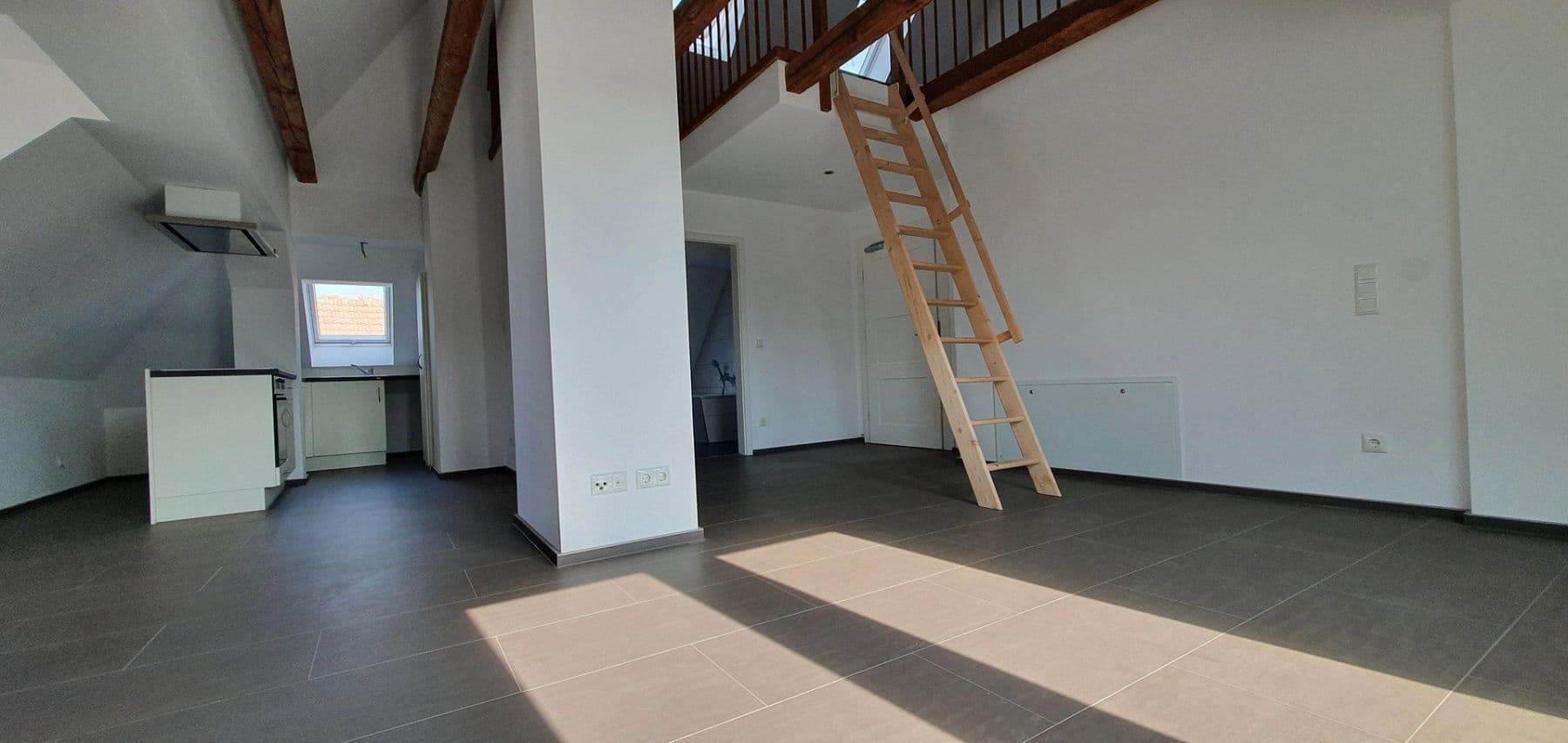Prenájom bytu 2-izbový 64 m², Bruck i.d.OPf., Bavorsko Prenájom bytu 2-izbový 64 m², Bruck i.d.OPf., Bavorsko