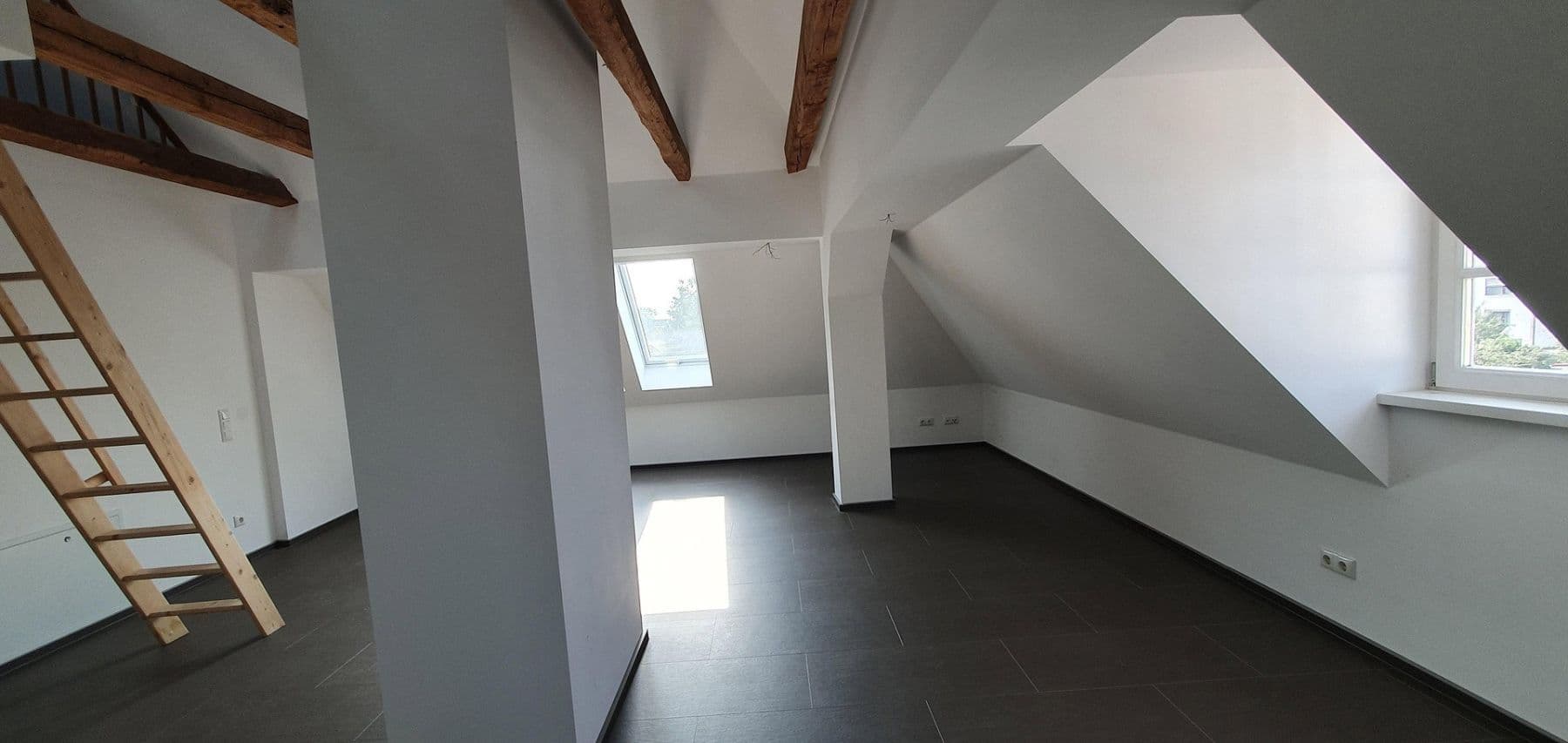 Prenájom bytu 2-izbový 64 m², Bruck i.d.OPf., Bavorsko Prenájom bytu 2-izbový 64 m², Bruck i.d.OPf., Bavorsko