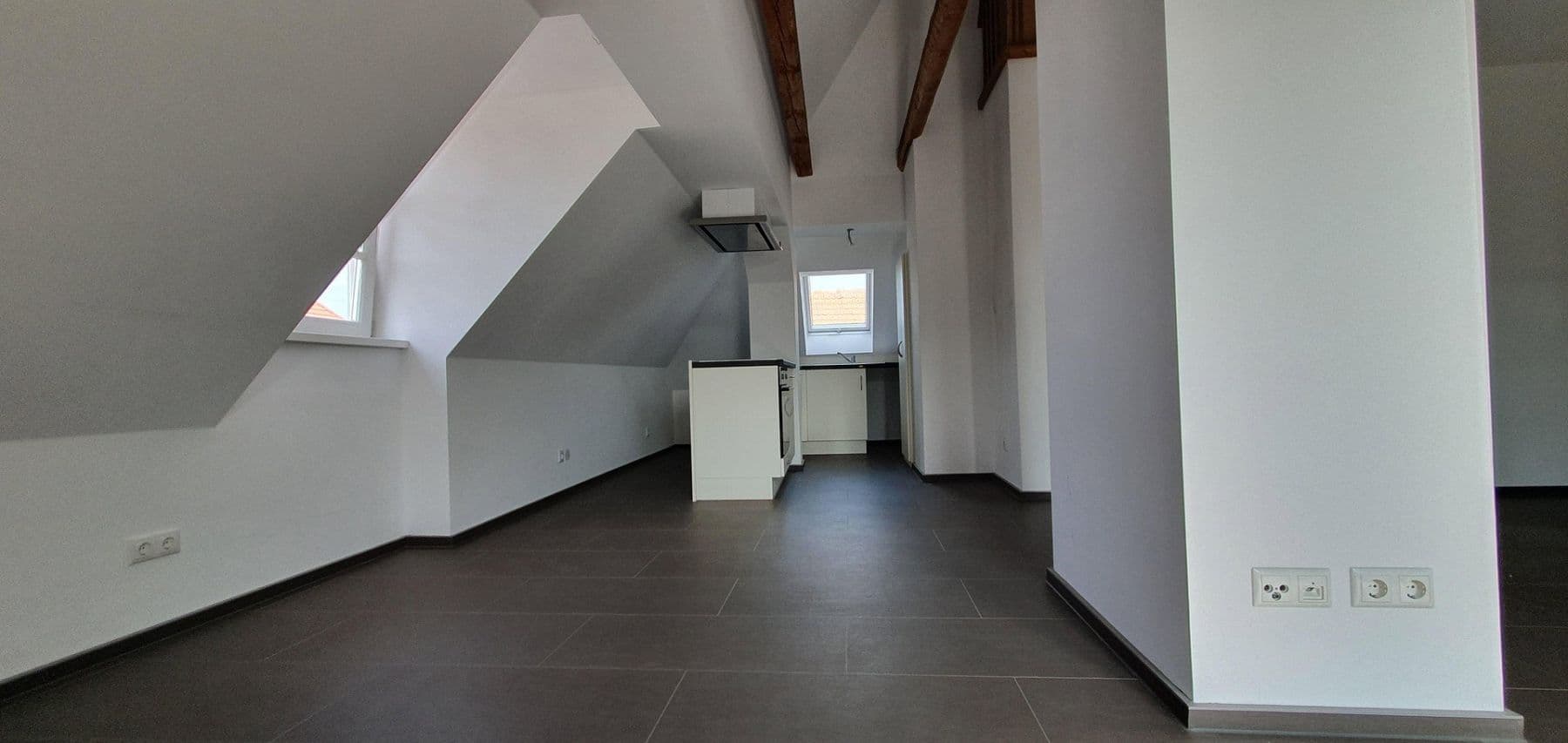 Prenájom bytu 2-izbový 64 m², Bruck i.d.OPf., Bavorsko Prenájom bytu 2-izbový 64 m², Bruck i.d.OPf., Bavorsko