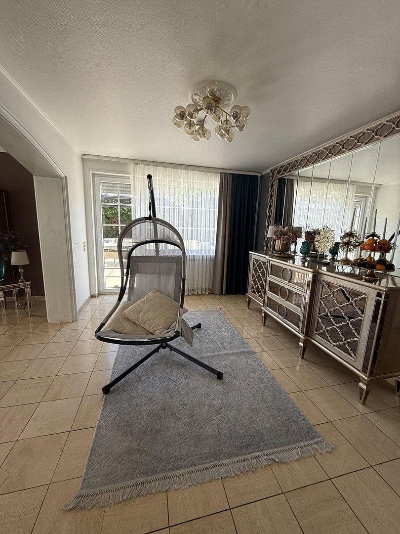 Predaj domu 315 m², pozemok 1.400 m², Überherrn, Sársko Predaj domu 315 m², pozemok 1.400 m², Überherrn, Sársko