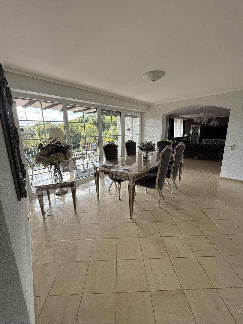 Predaj domu 315 m², pozemok 1.400 m², Überherrn, Sársko Predaj domu 315 m², pozemok 1.400 m², Überherrn, Sársko