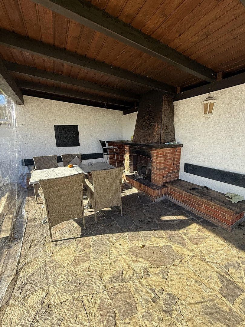 Predaj domu 315 m², pozemok 1.400 m², Überherrn, Sársko Predaj domu 315 m², pozemok 1.400 m², Überherrn, Sársko