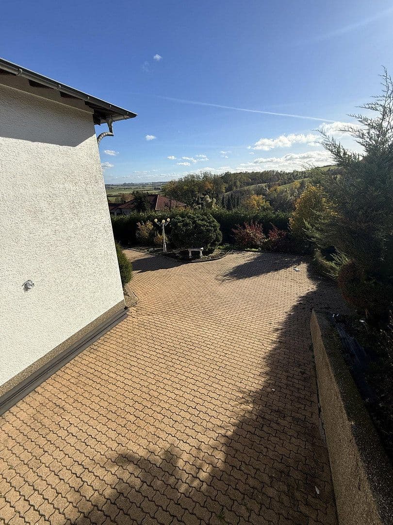 Predaj domu 315 m², pozemok 1.400 m², Überherrn, Sársko Predaj domu 315 m², pozemok 1.400 m², Überherrn, Sársko