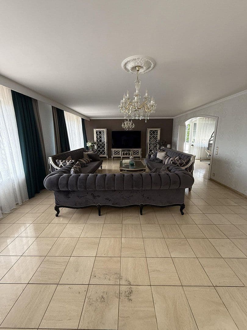 Predaj domu 315 m², pozemok 1.400 m², Überherrn, Sársko Predaj domu 315 m², pozemok 1.400 m², Überherrn, Sársko