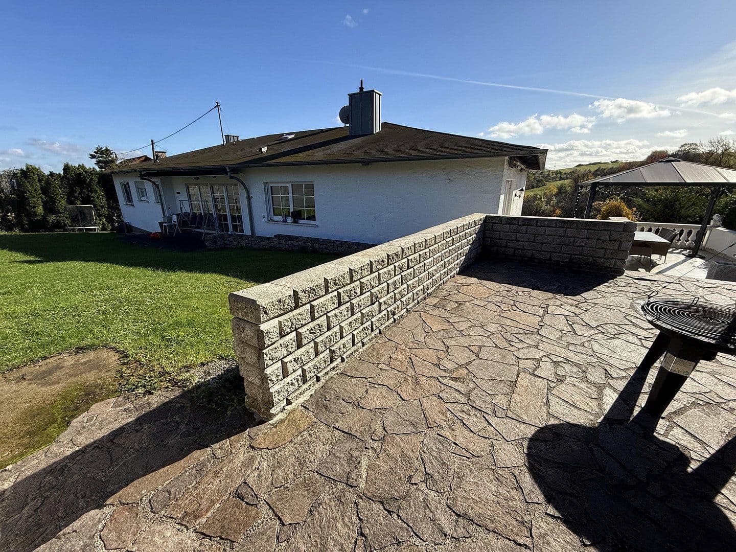 Predaj domu 315 m², pozemok 1.400 m², Überherrn, Sársko Predaj domu 315 m², pozemok 1.400 m², Überherrn, Sársko