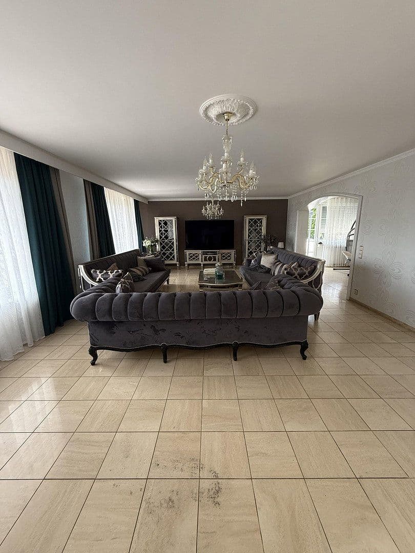 Predaj domu 315 m², pozemok 1.400 m², Überherrn, Sársko Predaj domu 315 m², pozemok 1.400 m², Überherrn, Sársko