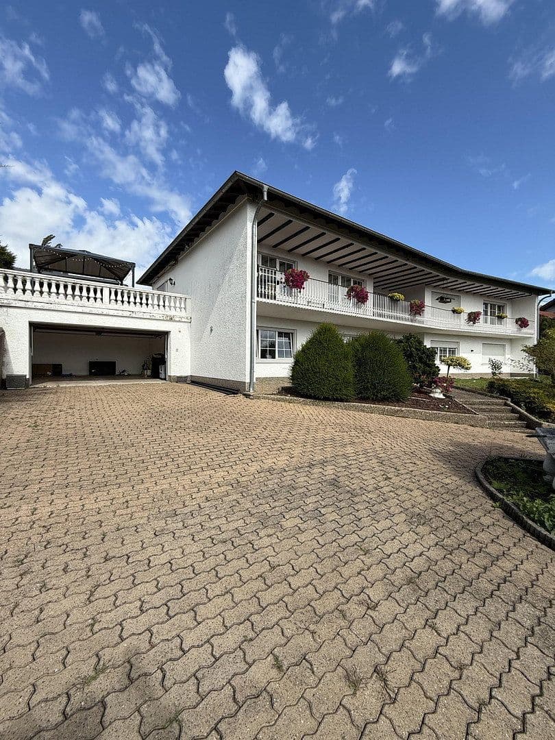 Predaj domu 315 m², pozemok 1.400 m², Überherrn, Sársko Predaj domu 315 m², pozemok 1.400 m², Überherrn, Sársko