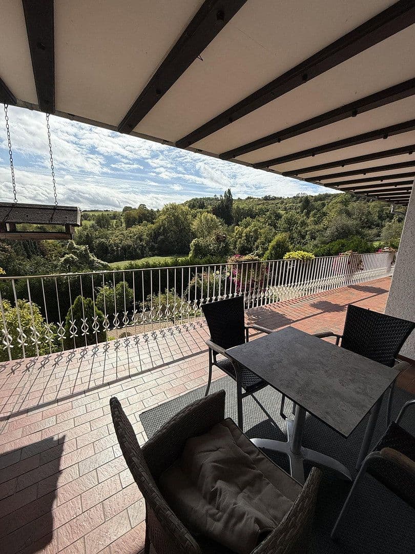 Predaj domu 315 m², pozemok 1.400 m², Überherrn, Sársko Predaj domu 315 m², pozemok 1.400 m², Überherrn, Sársko