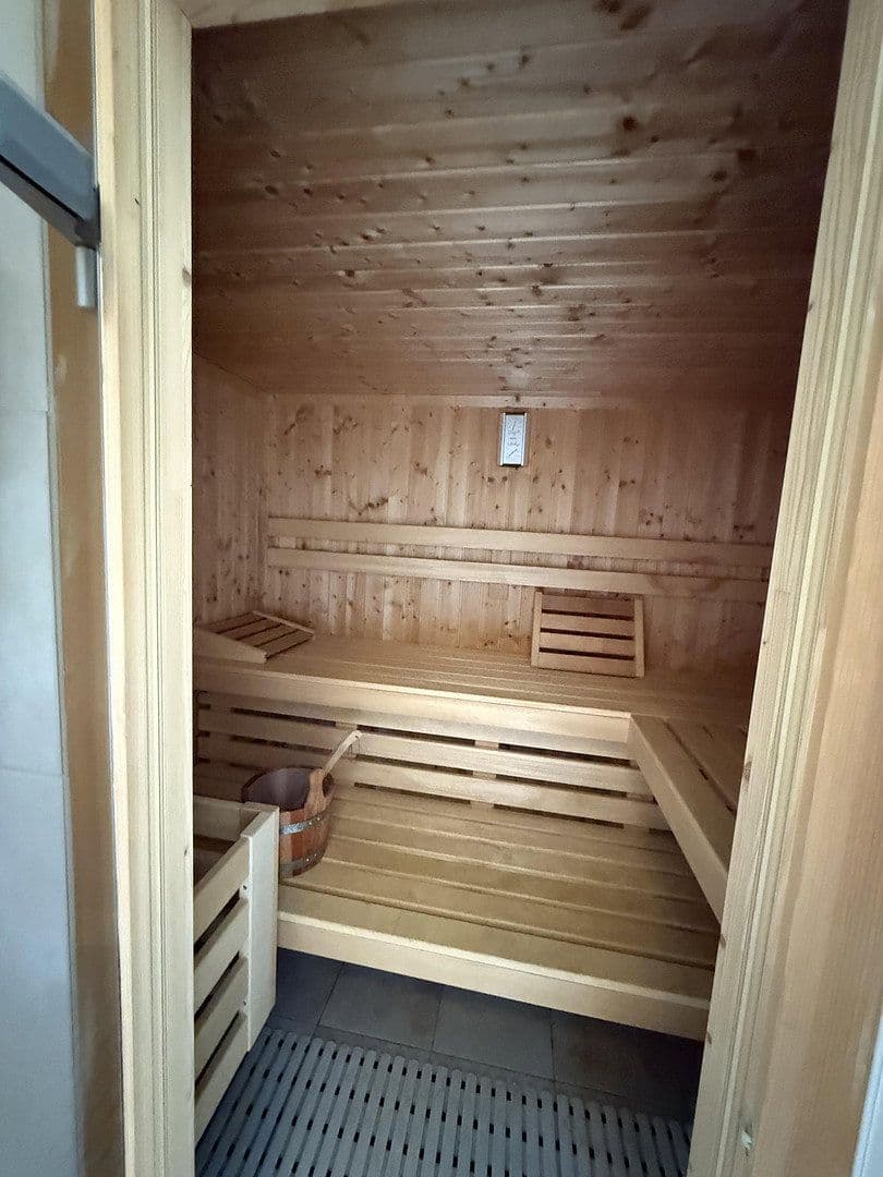 Predaj domu 315 m², pozemok 1.400 m², Überherrn, Sársko Predaj domu 315 m², pozemok 1.400 m², Überherrn, Sársko