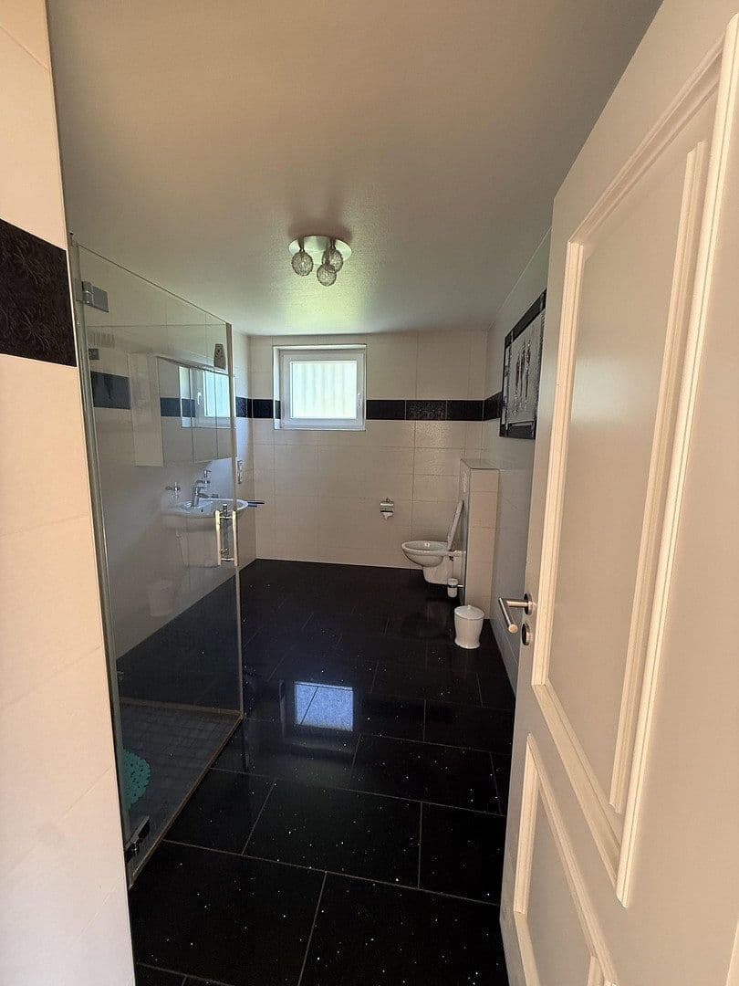 Predaj domu 315 m², pozemok 1.400 m², Überherrn, Sársko Predaj domu 315 m², pozemok 1.400 m², Überherrn, Sársko
