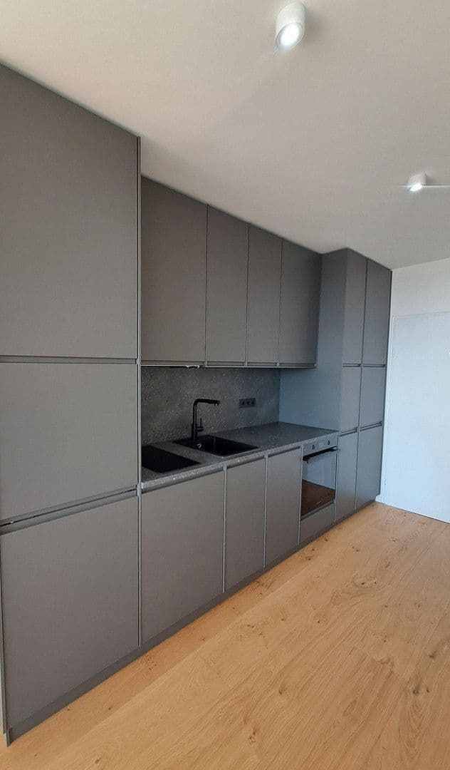 Prenájom bytu 1-izbový 35 m², München, Bavorsko Prenájom bytu 1-izbový 35 m², München, Bavorsko