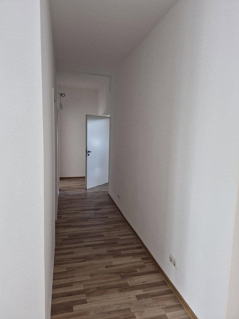 Prenájom bytu 3-izbový 45 m², Saarbrücken, Sársko Prenájom bytu 3-izbový 45 m², Saarbrücken, Sársko