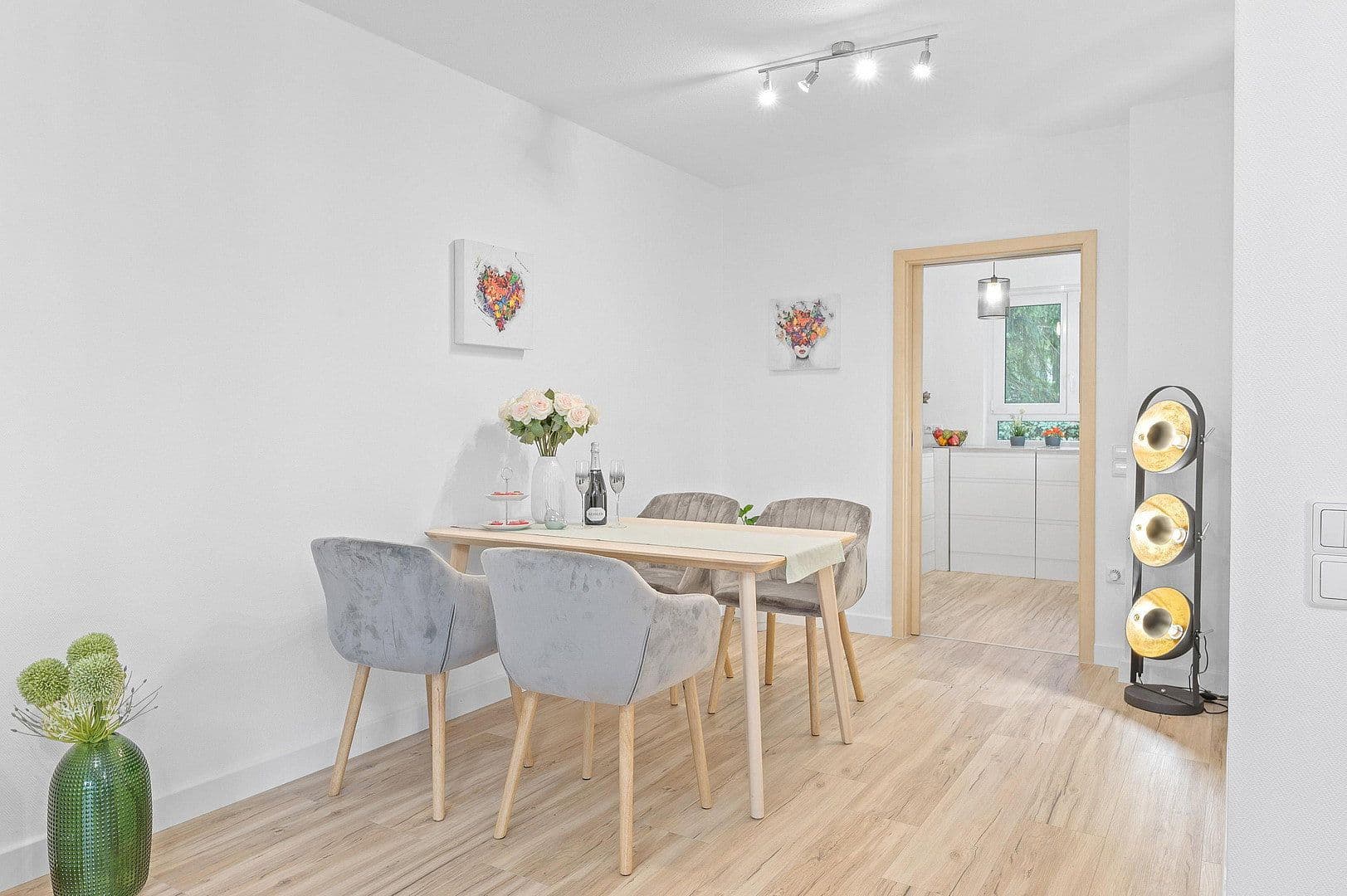 Predaj domu 120 m², pozemok 188 m², Sindelfingen, Bádensko-Wurttembersko Predaj domu 120 m², pozemok 188 m², Sindelfingen, Bádensko-Wurttembersko