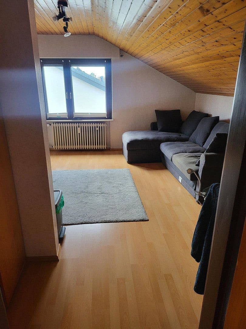 Predaj domu 205 m², pozemok 328 m², Freiberg am Neckar, Bádensko-Wurttembersko Predaj domu 205 m², pozemok 328 m², Freiberg am Neckar, Bádensko-Wurttembersko