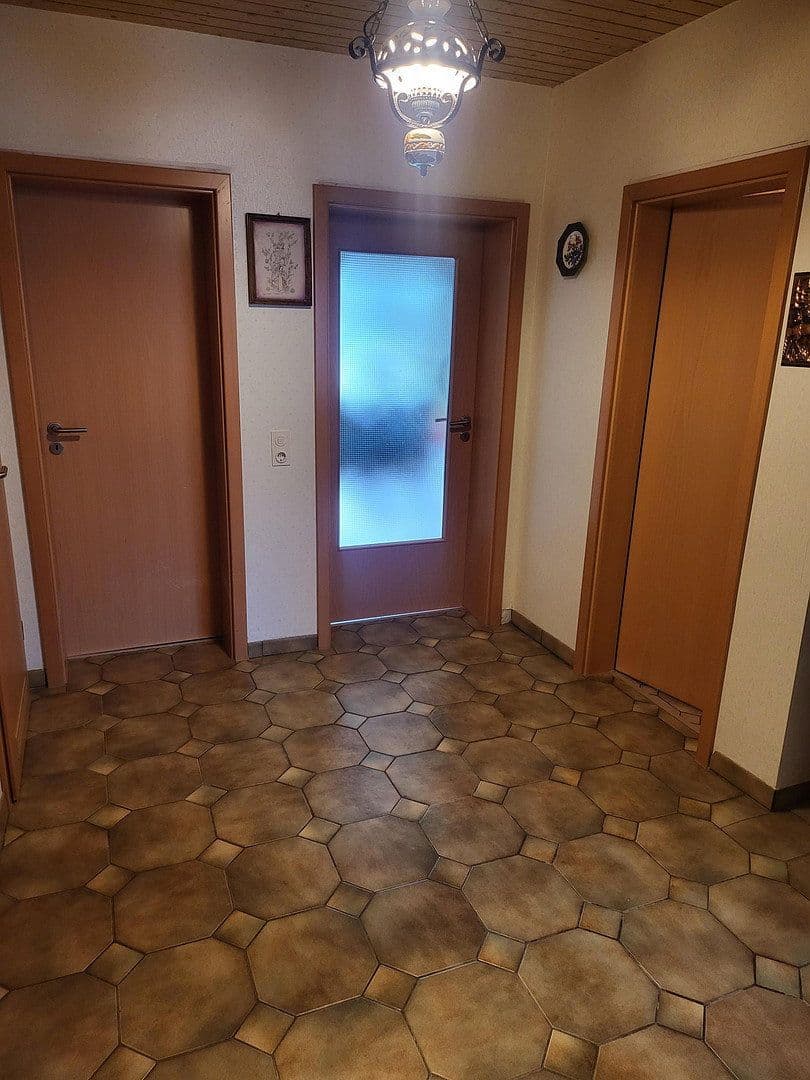 Predaj domu 205 m², pozemok 328 m², Freiberg am Neckar, Bádensko-Wurttembersko Predaj domu 205 m², pozemok 328 m², Freiberg am Neckar, Bádensko-Wurttembersko
