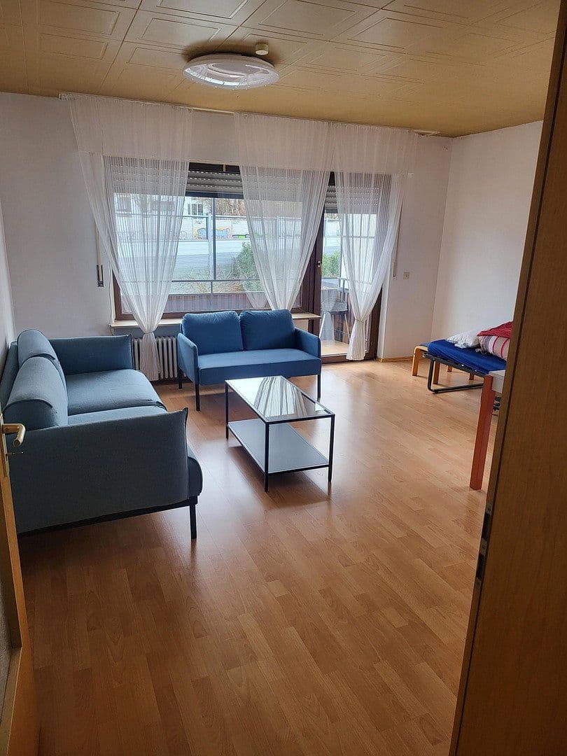 Predaj domu 205 m², pozemok 328 m², Freiberg am Neckar, Bádensko-Wurttembersko Predaj domu 205 m², pozemok 328 m², Freiberg am Neckar, Bádensko-Wurttembersko