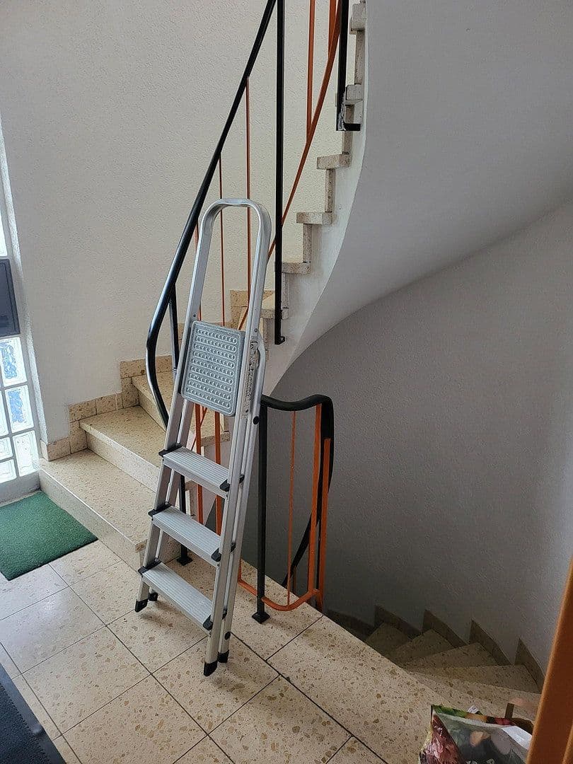 Predaj domu 205 m², pozemok 328 m², Freiberg am Neckar, Bádensko-Wurttembersko Predaj domu 205 m², pozemok 328 m², Freiberg am Neckar, Bádensko-Wurttembersko