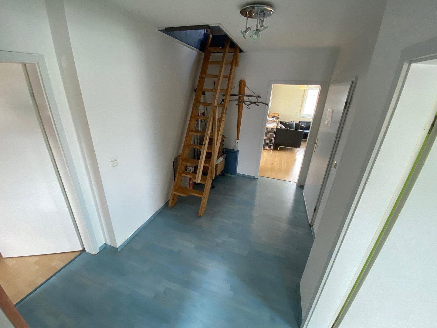 Prenájom kancelárie 122 m², Mainhausen, Hesensko Prenájom kancelárie 122 m², Mainhausen, Hesensko
