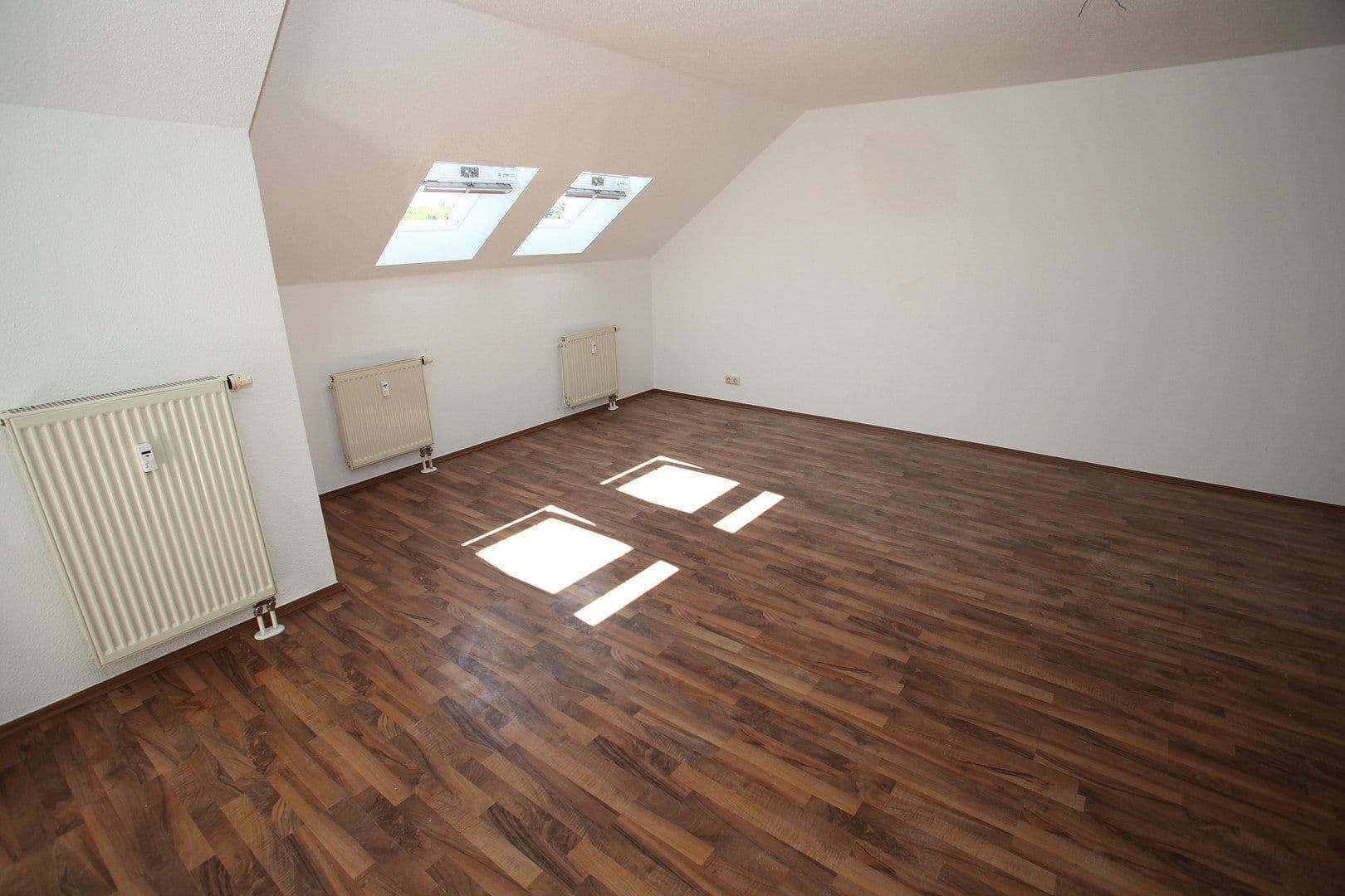 Prenájom bytu 3-izbový 98 m², Streitsberg 7, Plavno, Sasko Prenájom bytu 3-izbový 98 m², Streitsberg 7, Plavno, Sasko