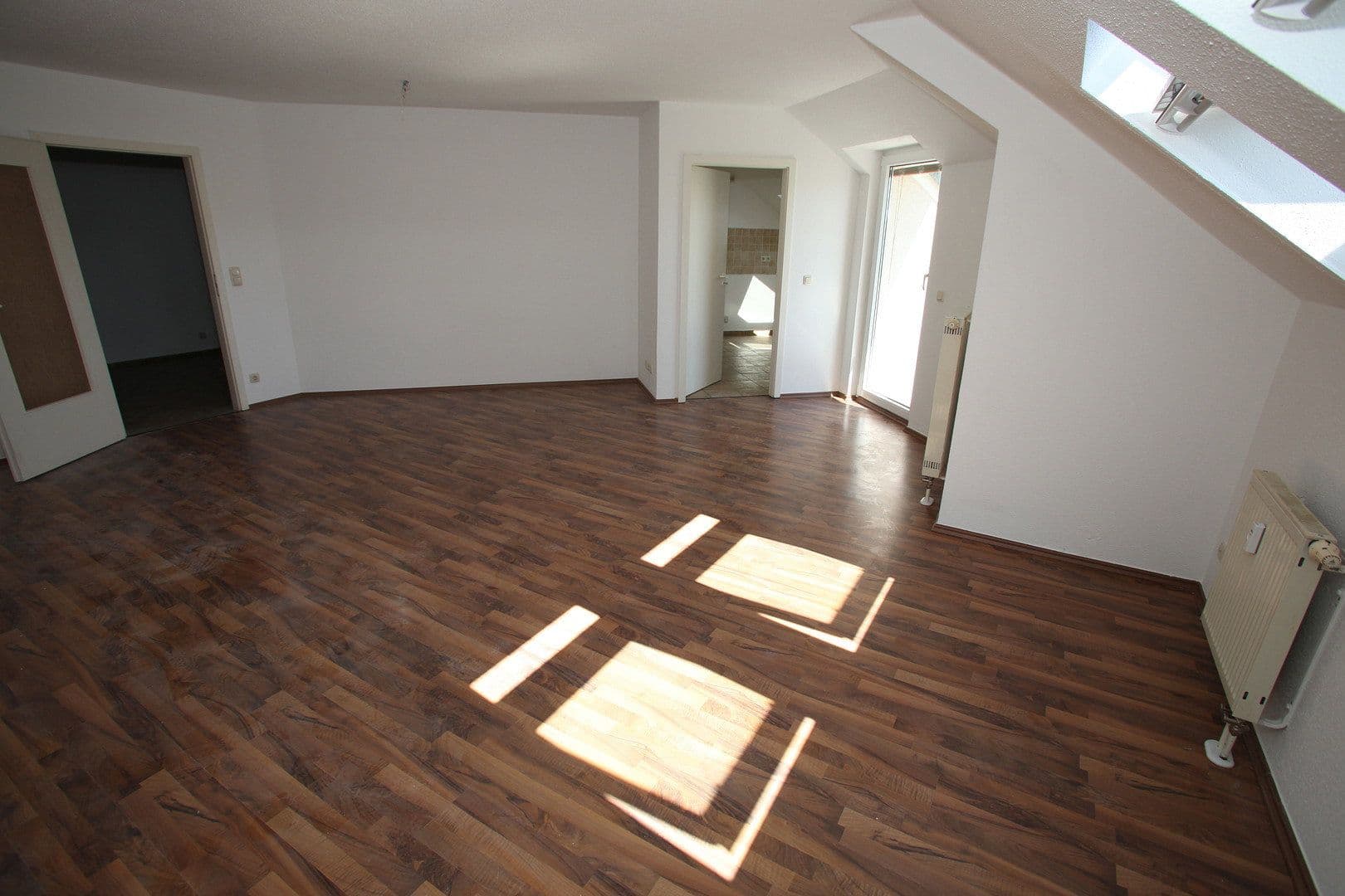 Prenájom bytu 3-izbový 98 m², Streitsberg 7, Plavno, Sasko Prenájom bytu 3-izbový 98 m², Streitsberg 7, Plavno, Sasko