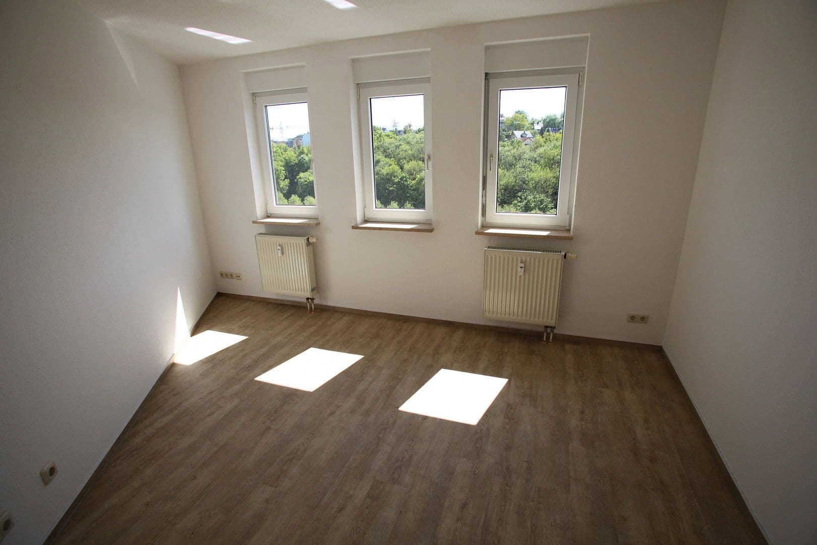 Prenájom bytu 3-izbový 98 m², Streitsberg 7, Plavno, Sasko Prenájom bytu 3-izbový 98 m², Streitsberg 7, Plavno, Sasko
