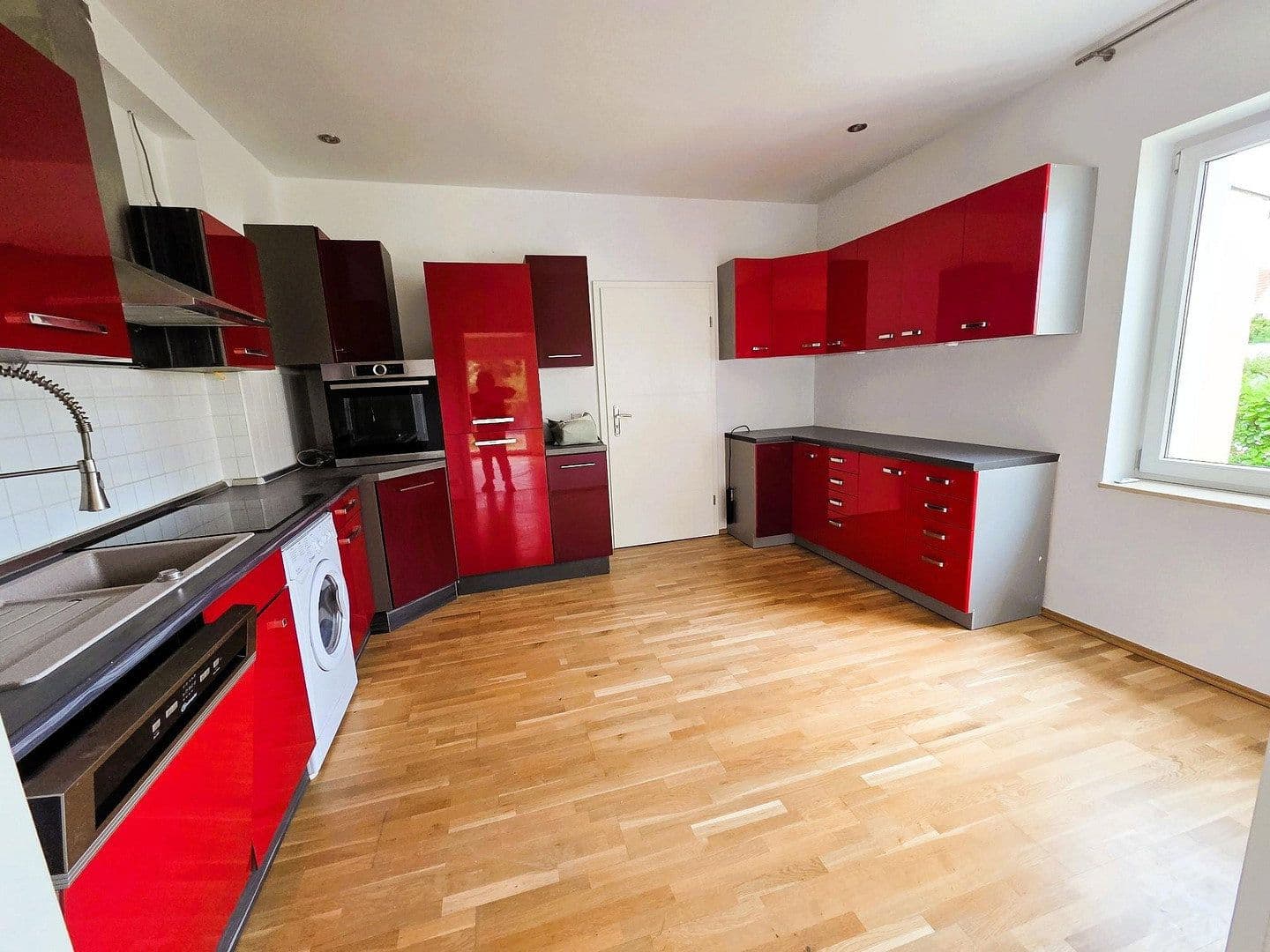 Predaj domu 371 m², pozemok 735 m², Sterkrader Straße 1, Berlin - Tegel, Berlín Predaj domu 371 m², pozemok 735 m², Sterkrader Straße 1, Berlin - Tegel, Berlín