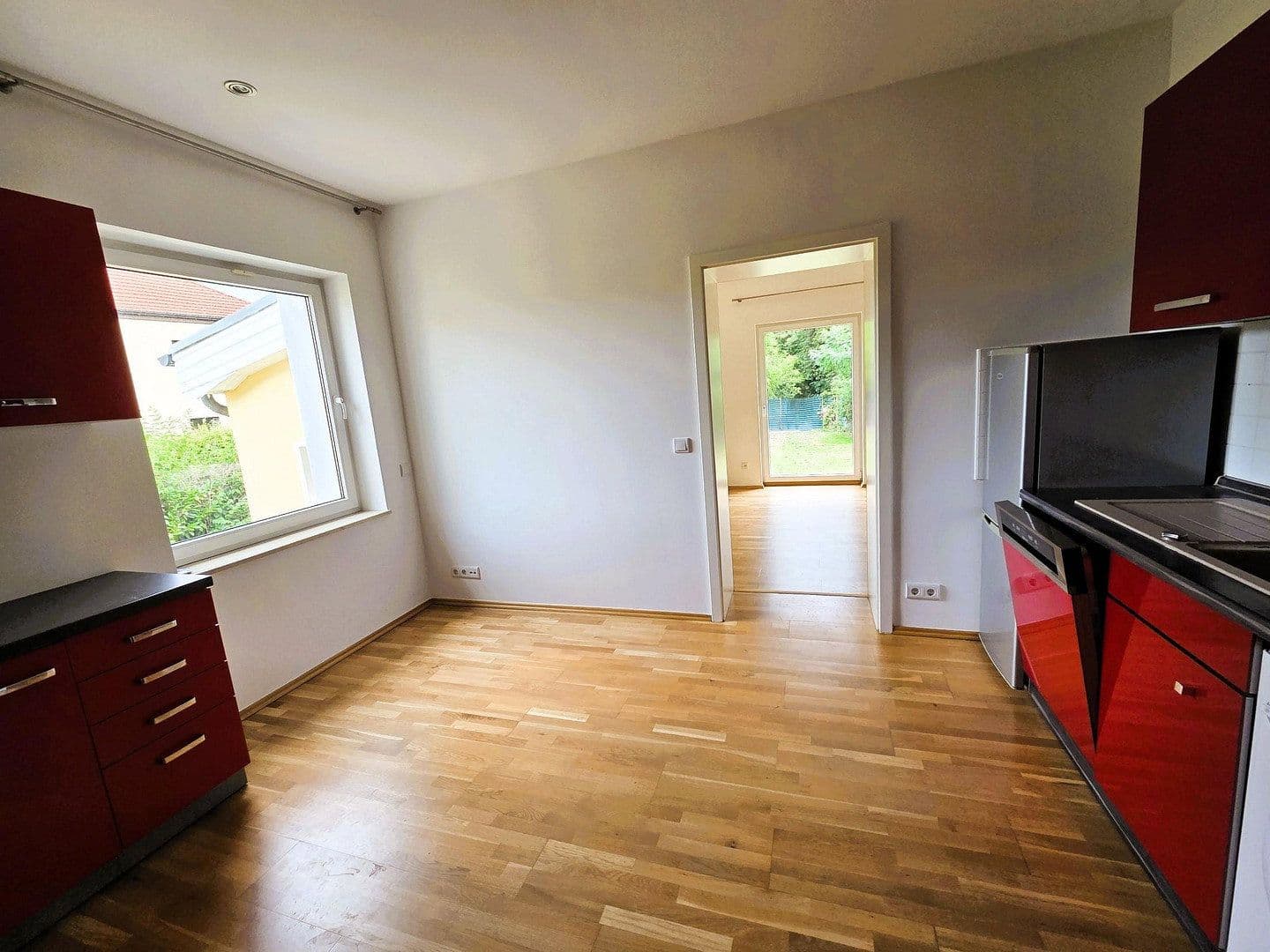 Predaj domu 371 m², pozemok 735 m², Sterkrader Straße 1, Berlin - Tegel, Berlín Predaj domu 371 m², pozemok 735 m², Sterkrader Straße 1, Berlin - Tegel, Berlín