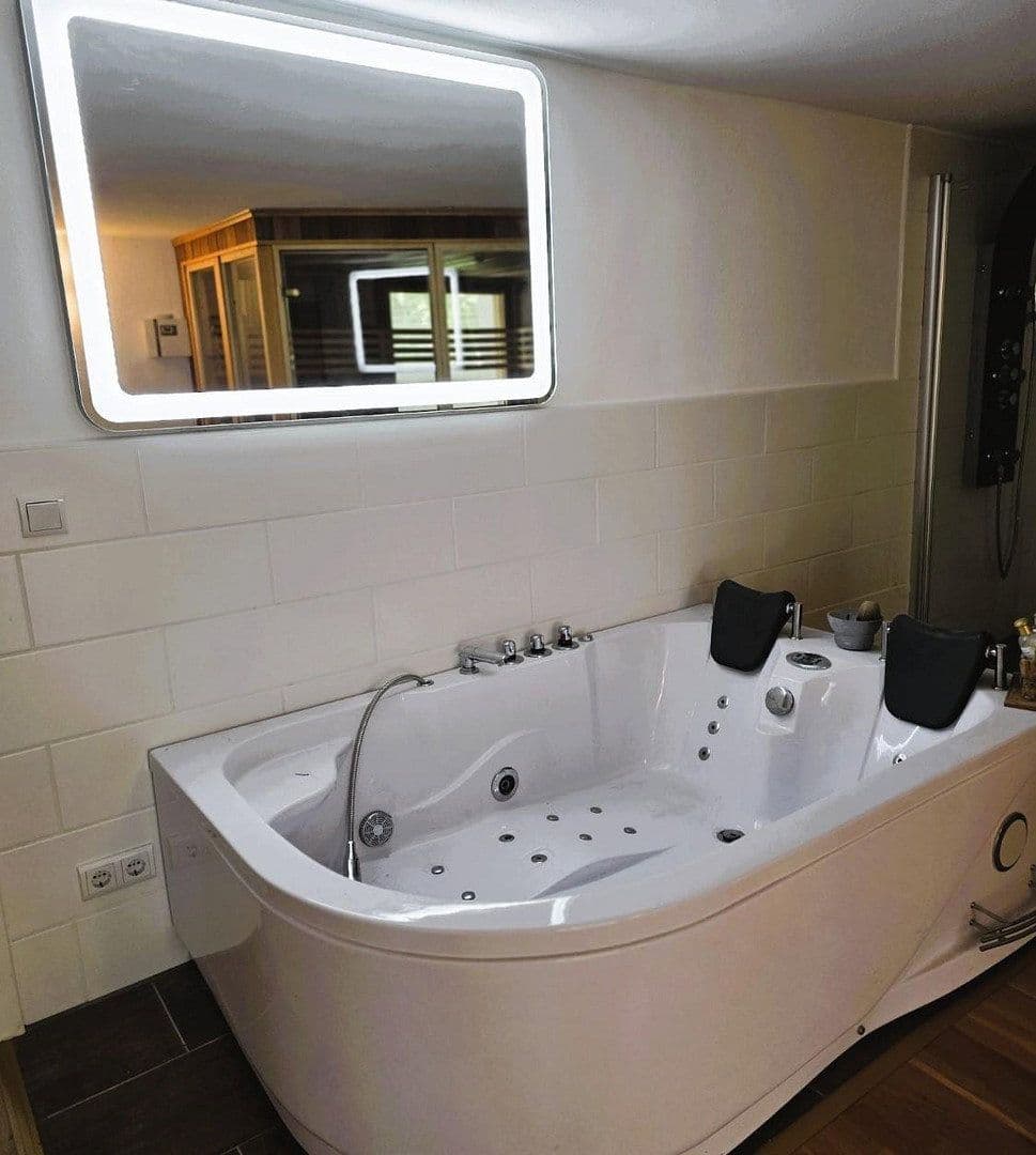 Predaj domu 371 m², pozemok 735 m², Sterkrader Straße 1, Berlin - Tegel, Berlín Predaj domu 371 m², pozemok 735 m², Sterkrader Straße 1, Berlin - Tegel, Berlín