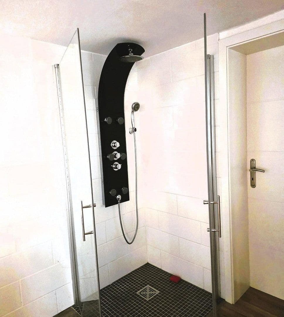 Predaj domu 371 m², pozemok 735 m², Sterkrader Straße 1, Berlin - Tegel, Berlín Predaj domu 371 m², pozemok 735 m², Sterkrader Straße 1, Berlin - Tegel, Berlín
