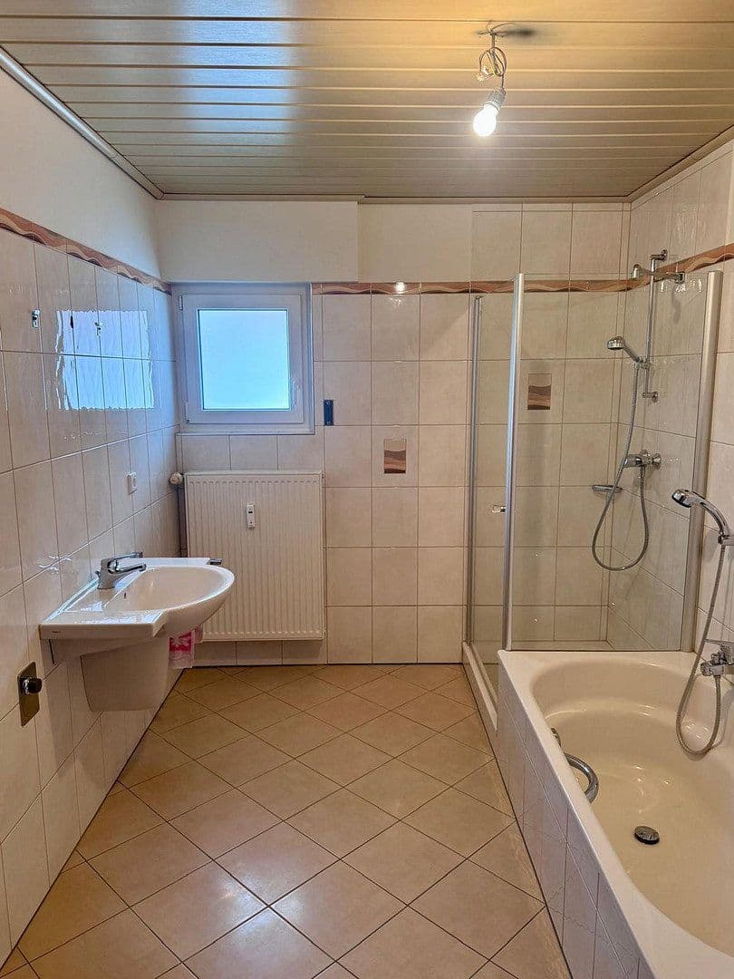 Prenájom bytu 4-izbový 120 m², Mitlechterner Straße 9, Fürth, Hesensko Prenájom bytu 4-izbový 120 m², Mitlechterner Straße 9, Fürth, Hesensko