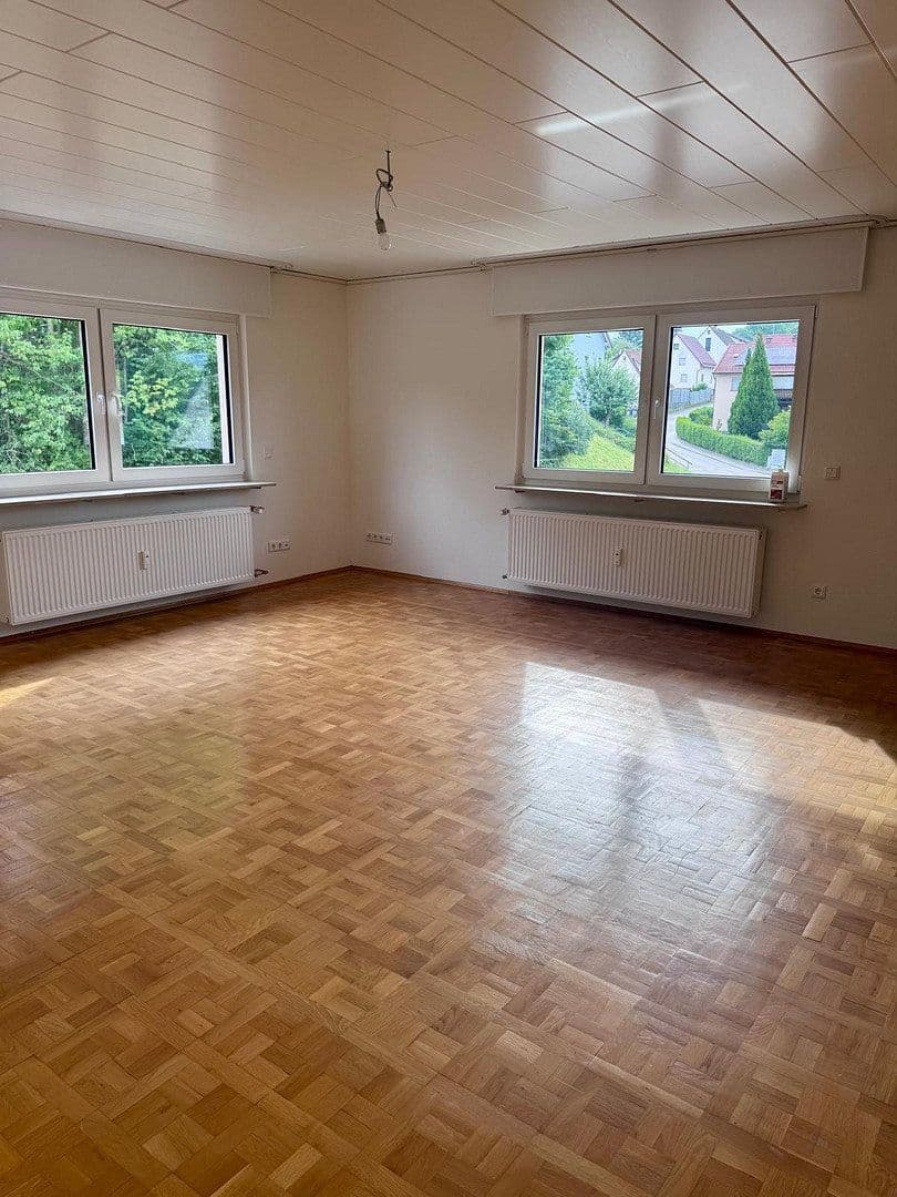 Prenájom bytu 4-izbový 120 m², Mitlechterner Straße 9, Fürth, Hesensko Prenájom bytu 4-izbový 120 m², Mitlechterner Straße 9, Fürth, Hesensko