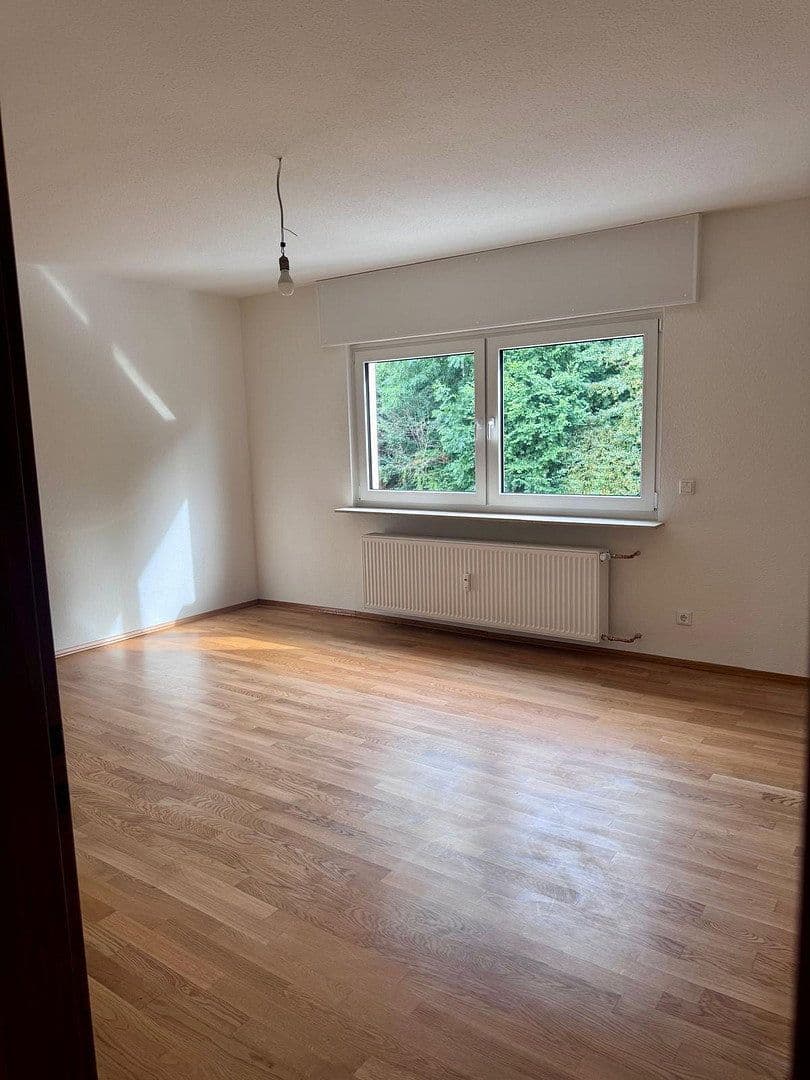 Prenájom bytu 4-izbový 120 m², Mitlechterner Straße 9, Fürth, Hesensko Prenájom bytu 4-izbový 120 m², Mitlechterner Straße 9, Fürth, Hesensko