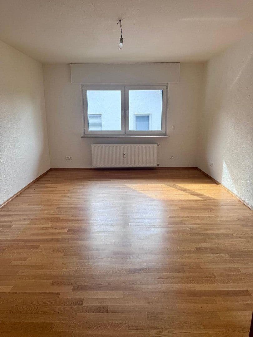 Prenájom bytu 4-izbový 120 m², Mitlechterner Straße 9, Fürth, Hesensko Prenájom bytu 4-izbový 120 m², Mitlechterner Straße 9, Fürth, Hesensko