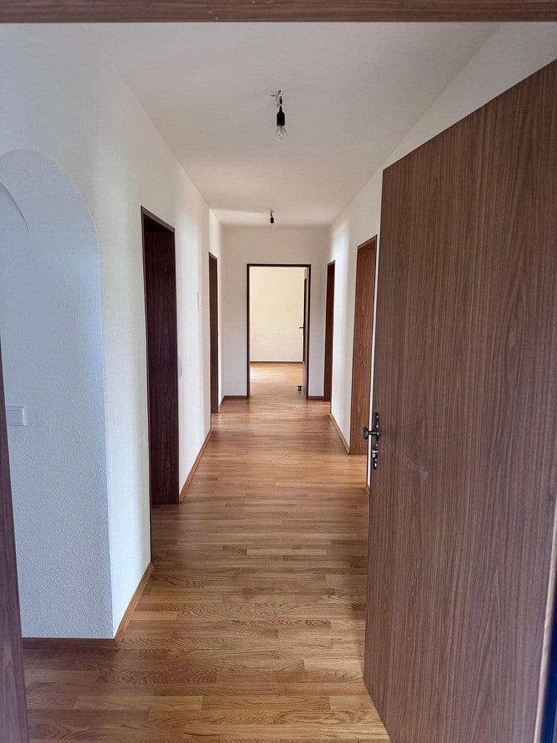 Prenájom bytu 4-izbový 120 m², Mitlechterner Straße 9, Fürth, Hesensko Prenájom bytu 4-izbový 120 m², Mitlechterner Straße 9, Fürth, Hesensko