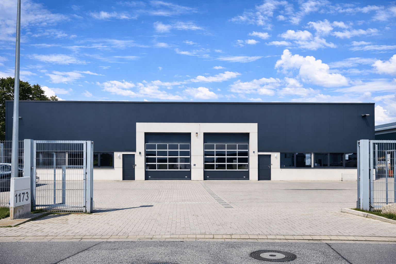 Predaj nebytového priestoru 3.295 m², Siek, Šlezvicko-Holštajnsko Predaj nebytového priestoru 3.295 m², Siek, Šlezvicko-Holštajnsko