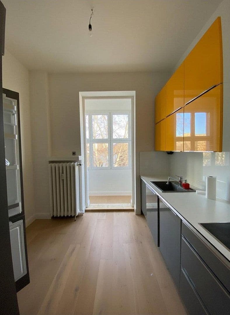 Prenájom bytu 3-izbový 110 m², Frankfurt, Hesensko Prenájom bytu 3-izbový 110 m², Frankfurt, Hesensko