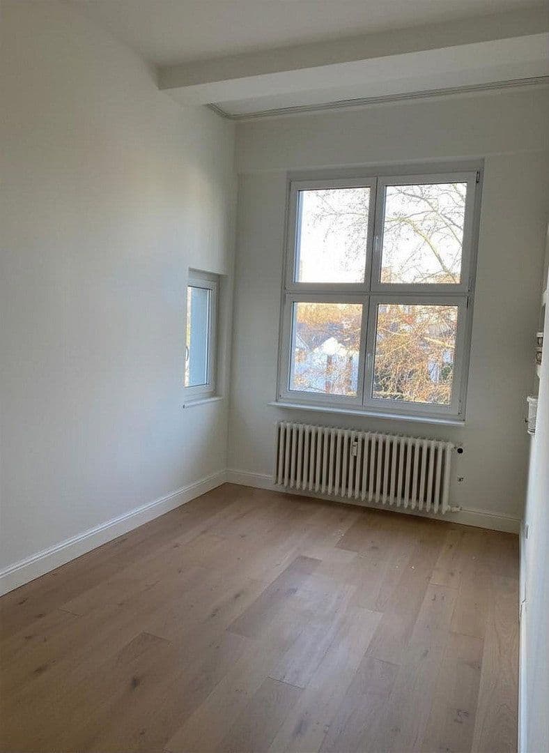 Prenájom bytu 3-izbový 110 m², Frankfurt, Hesensko Prenájom bytu 3-izbový 110 m², Frankfurt, Hesensko